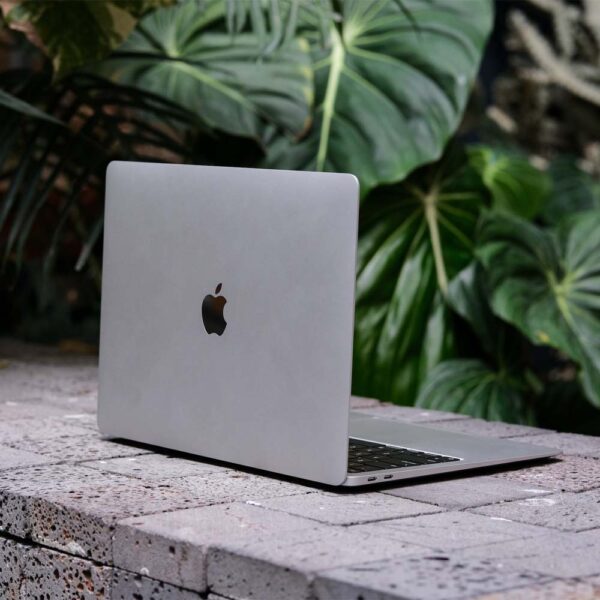 Apple MacBook Air M1 2022 Laptop
